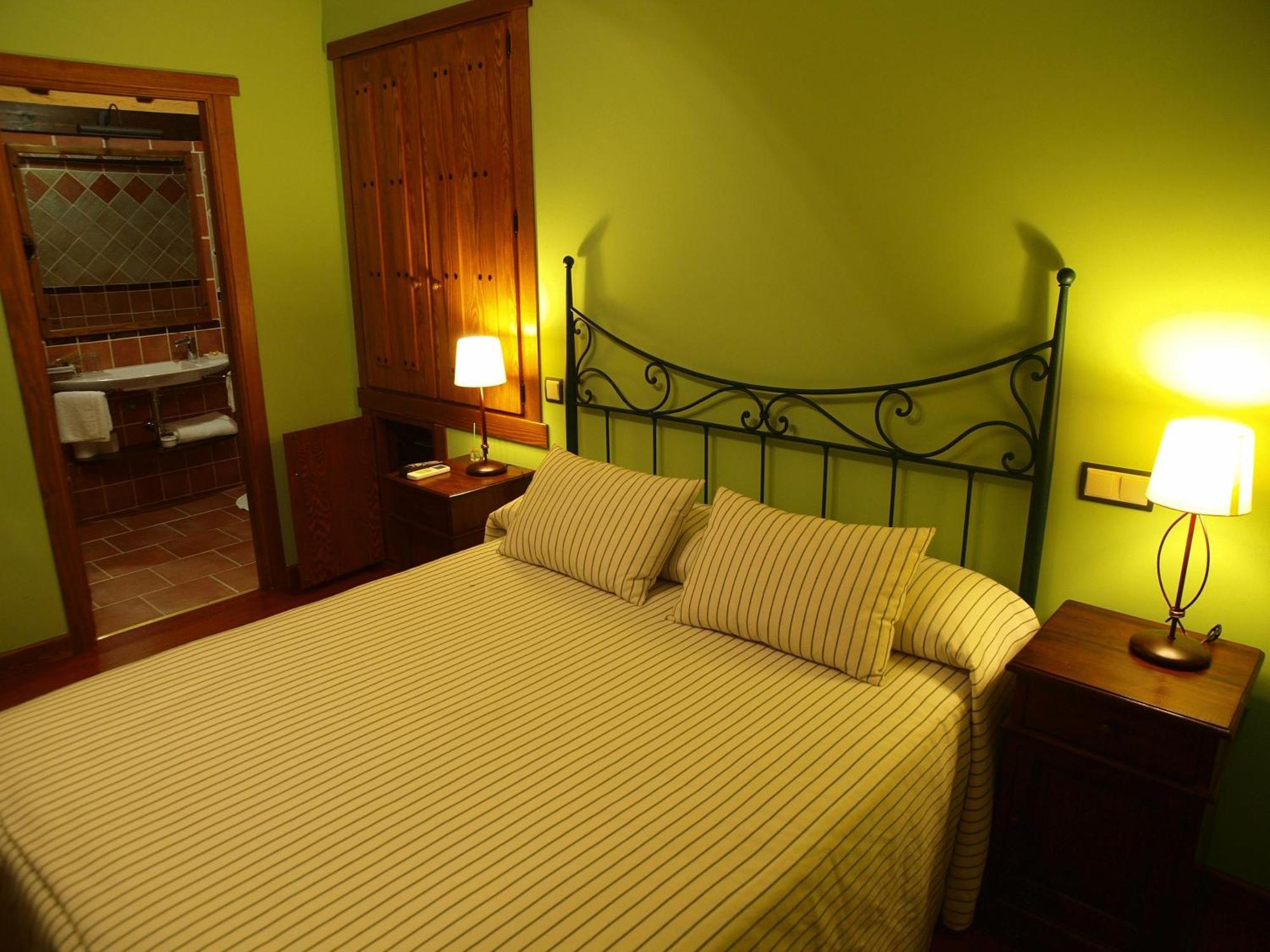 Hostal El Cerro - Only Adults Pedro Bernardo Bagian luar foto